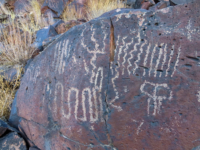 Woods Wash petroglyphs