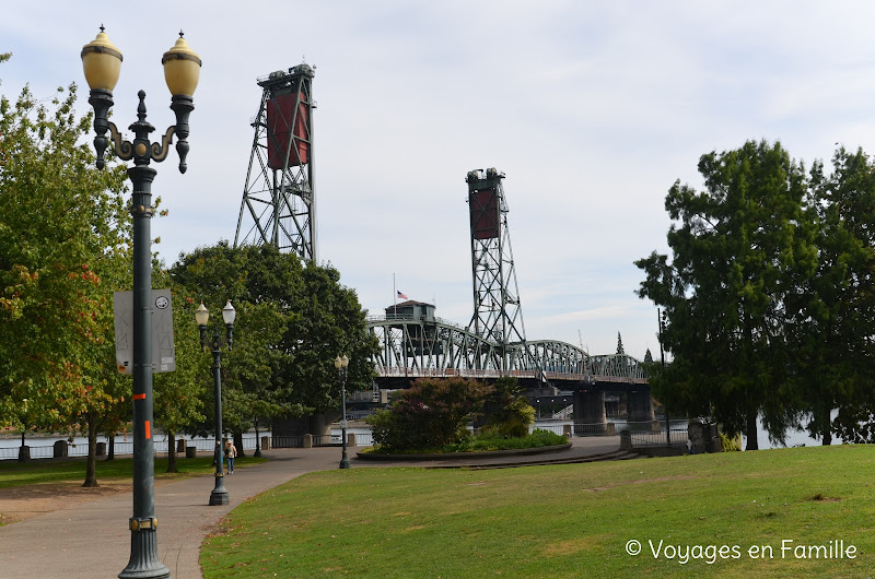 Hawthorne bridge - portland