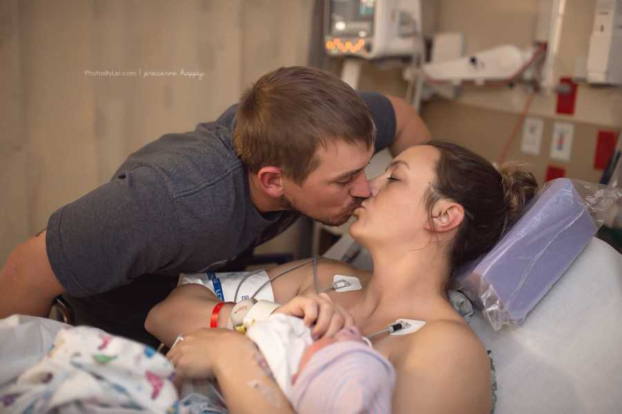 ‘This Too Is Beautiful. This Too Is A Miracle.’: Birth Photographer Empowers C-Section Moms To Realize Their Births Are Not ‘Diminished, Reduced’