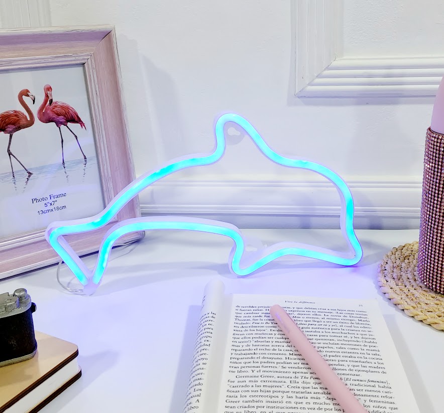 LED decorativa alámbrica USB y batería diseño delfín