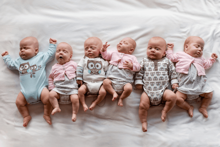 Woman Given Birth to Sextuplets in Under 10 Minutes