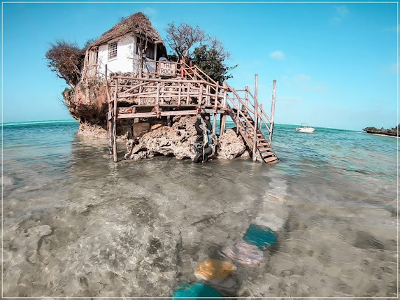 The Rock, um restaurante no meio do mar