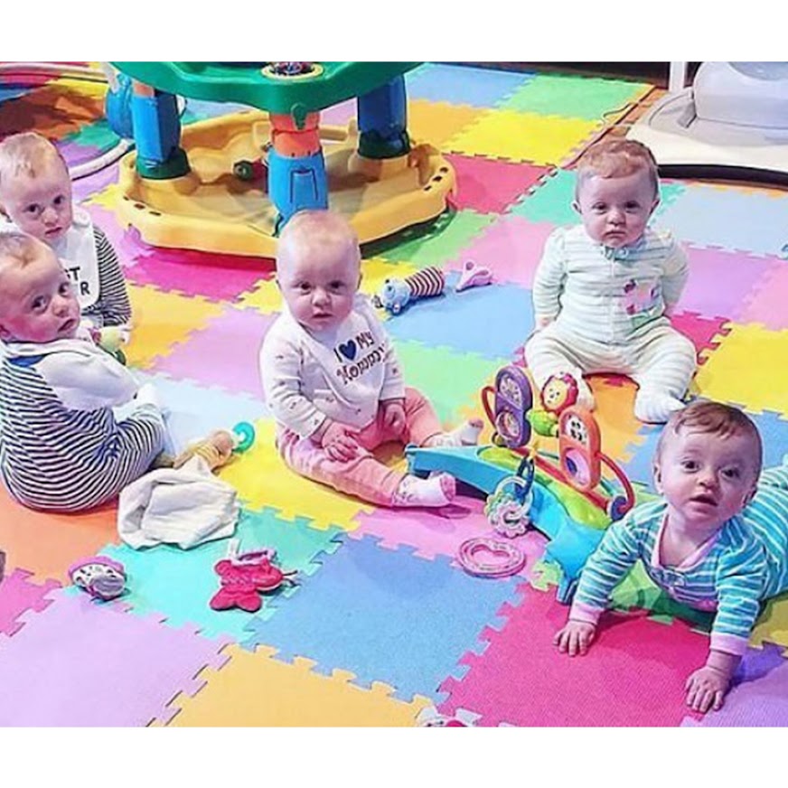 Woman Explains What Her Family Life Has Been Like Since Having Quintuplets