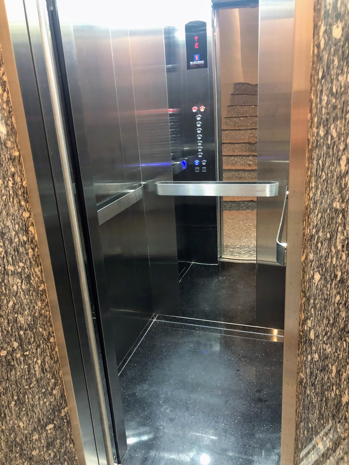 cho thuê phòng trọ p13 quận tân bình có ban côngelevator