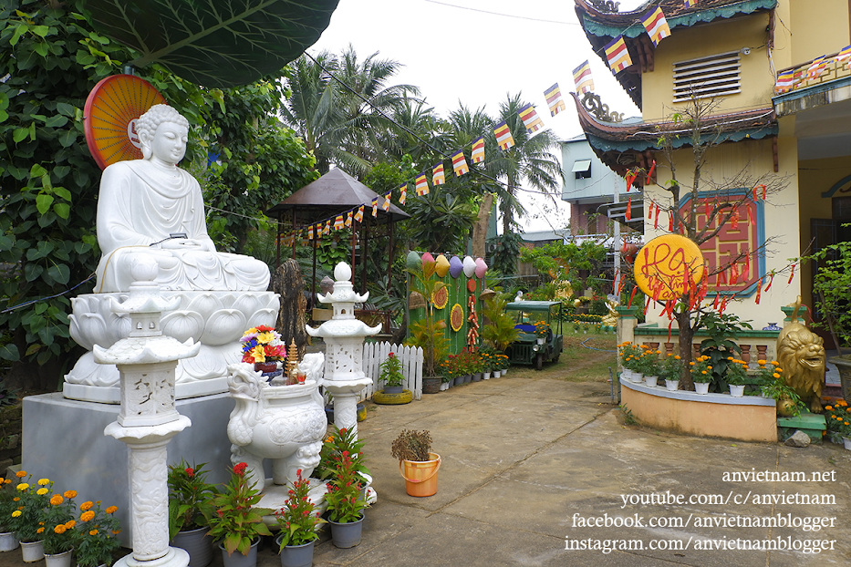 Du lịch tâm linh Bình Định: trang trí Tết Nhâm Dần 2022 ở chùa Long Sơn, phường Bồng Sơn, thị xã Hoài Nhơn