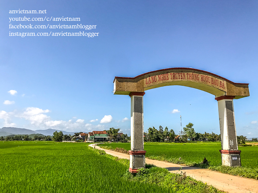 Bình Định có gì chơi: một vòng làng nghề truyền thống rượu Bàu Đá (làng rượu Bàu Đá)