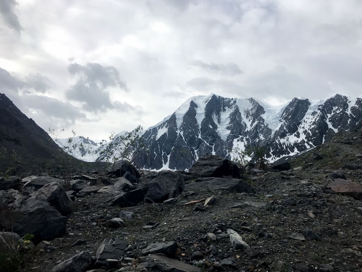 On the way to the foot of Maashey Bashi