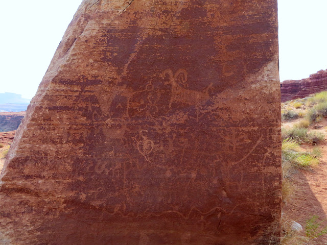 Tuxedo Bottom petroglyphs