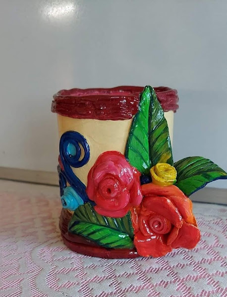 Handpainted Clay Pen Stand