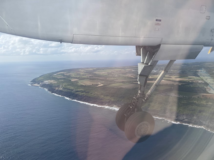 南大東島が見えてきた