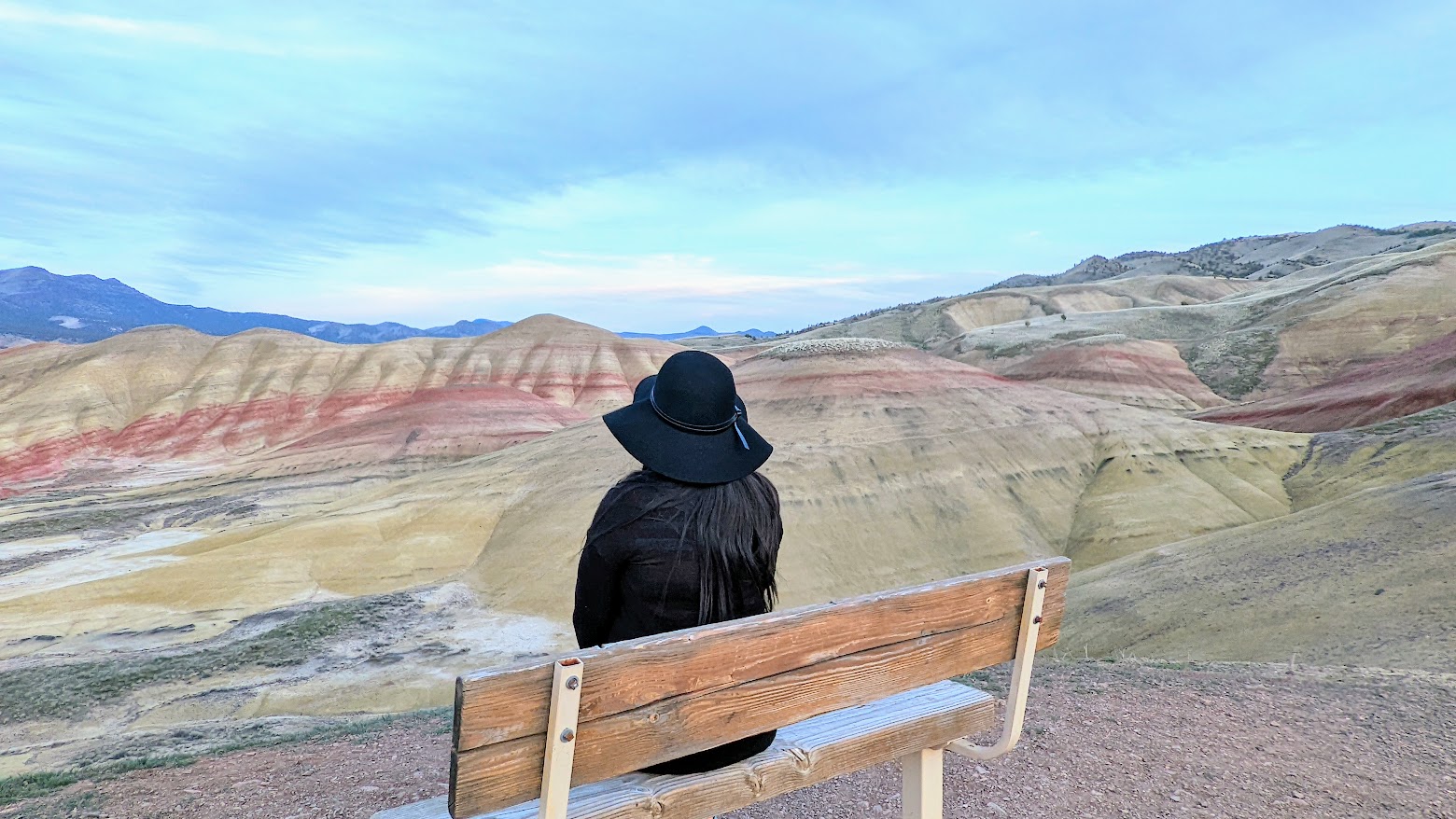 Guide to Visiting the Painted Hills - example view from Painted Hills Overlook