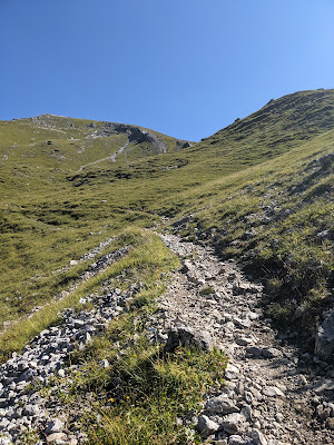 Ascending to the saddle below Namloser Wetterspitze