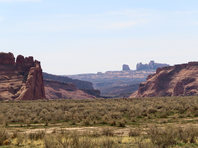 Long view down Salt Wash