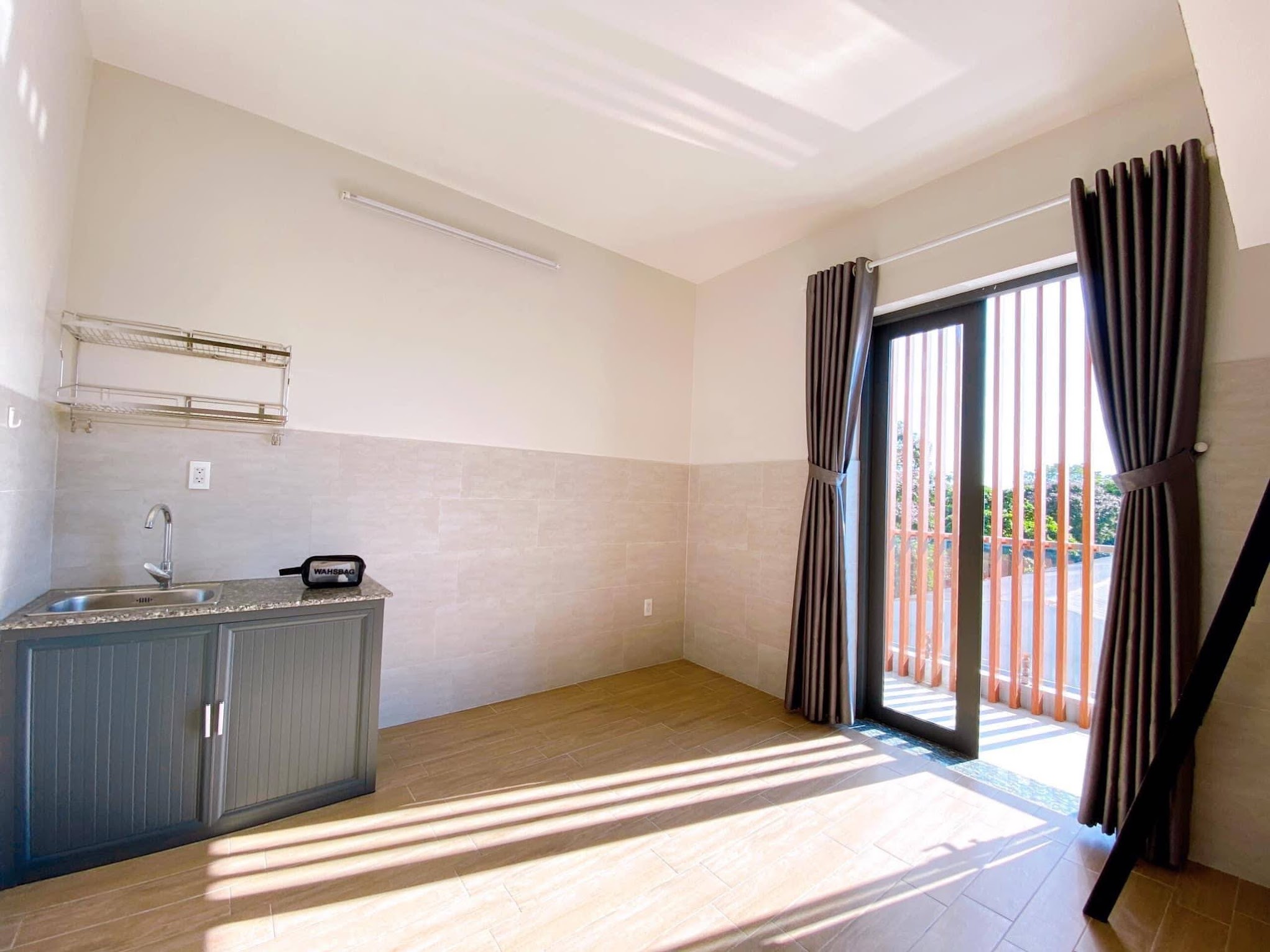 cho thuê phòng trọ p13 quận tân bình có ban côngDeluxe Room