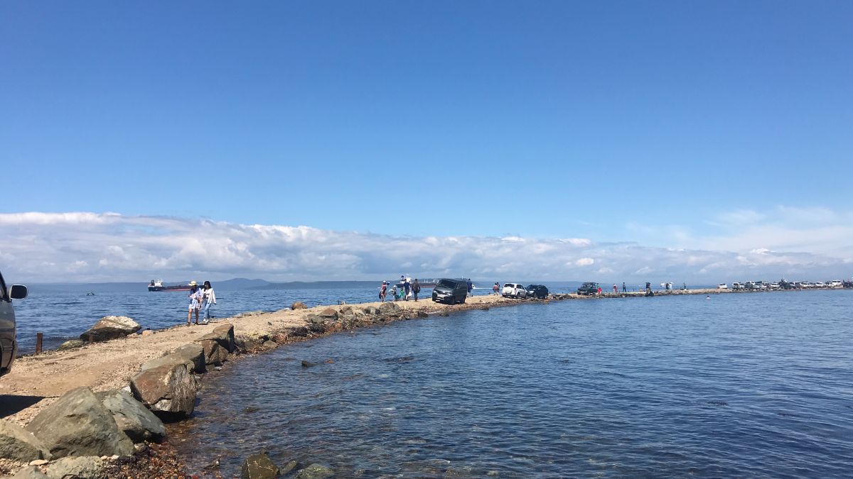 Narrow strip of land leading to Tokarevsky Lighthouse vladivostok 