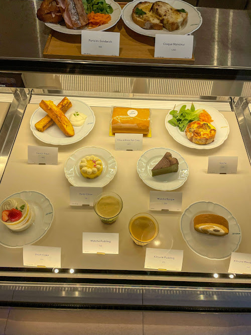 レジ横の食品サンプル