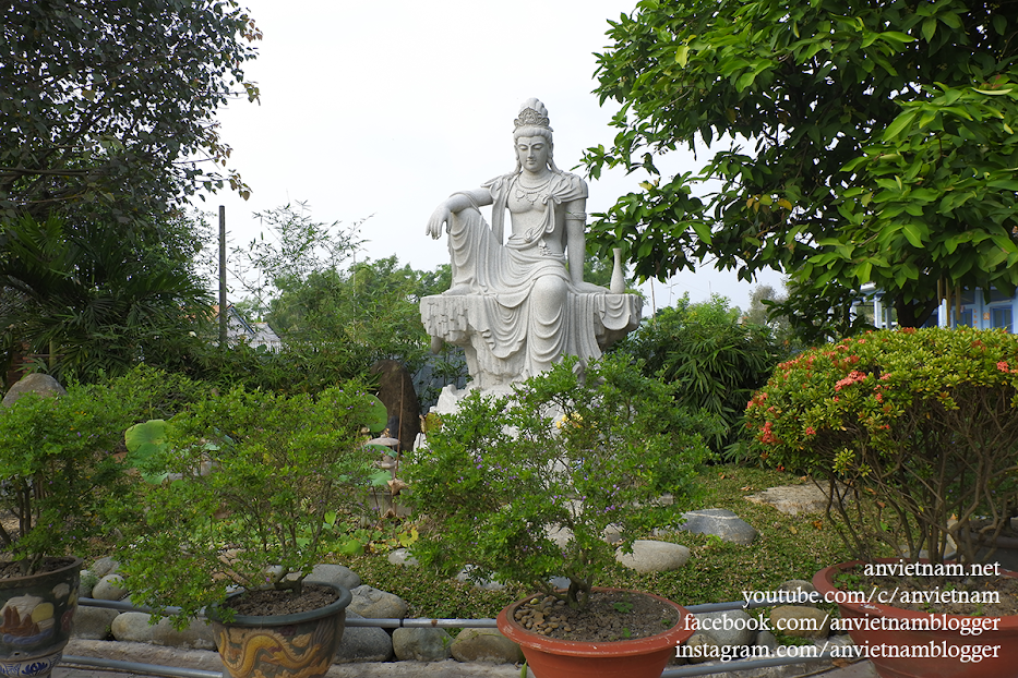 Chùa Khánh Ninh, cửa thiền tĩnh tại giữa thôn quê Cần Giuộc