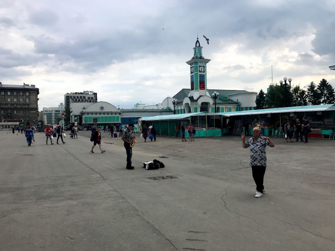 Garin-Michailovich Square in front of Novosibirsk Railway Station