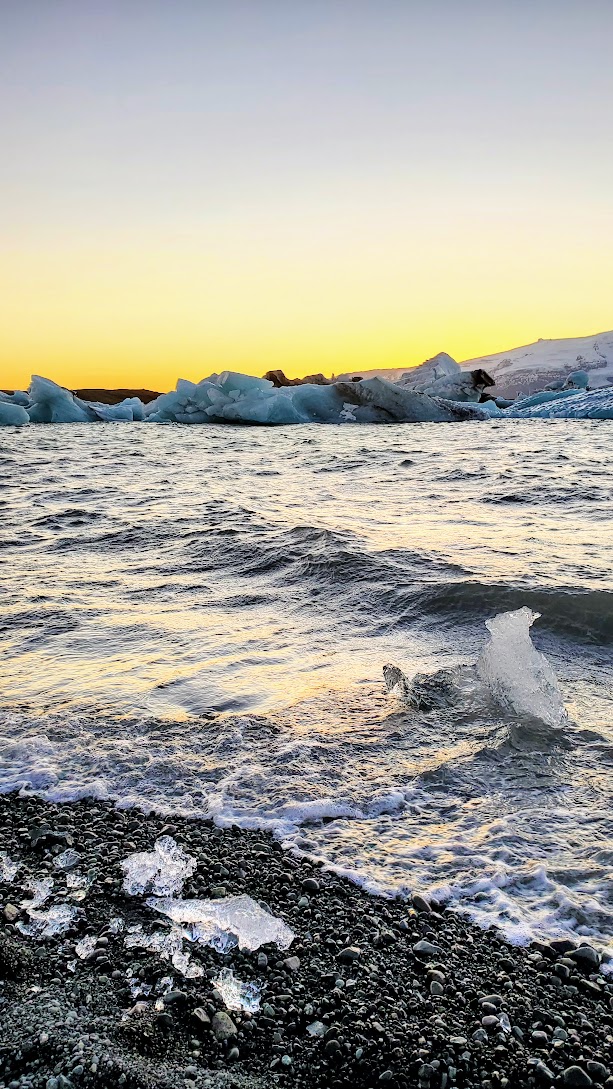 Glaciers and Diamond Beach: In the southeast coast of Iceland you can find the famous Jökulsárlón Glacier Lagoon, a glacier water lagoon filled with the meltwater and icebergs that have broken off from Breiðamerkurjökull, a tongue of Europe’s glacier, Vatnajökull. We arrived for sunset.