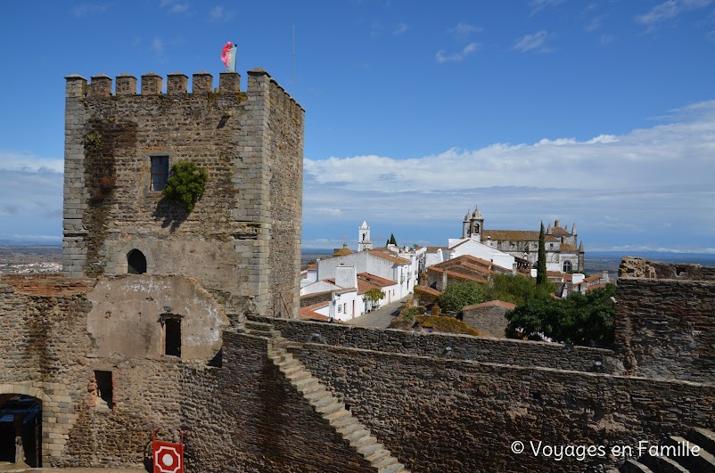 Monsaraz, vue sur la ville depuis le chateau