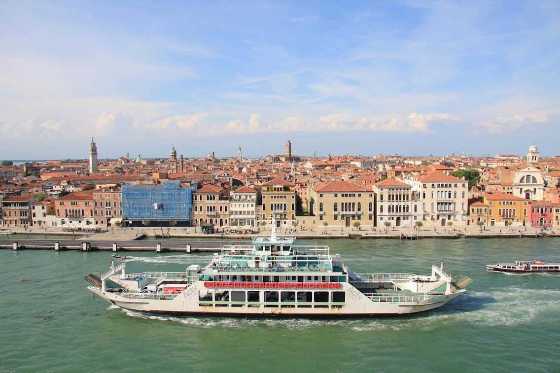 Яхты, корабли, лодки, моряки и морячки (фото)