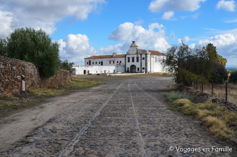 Escritas de pedra e cal - Convento da orada