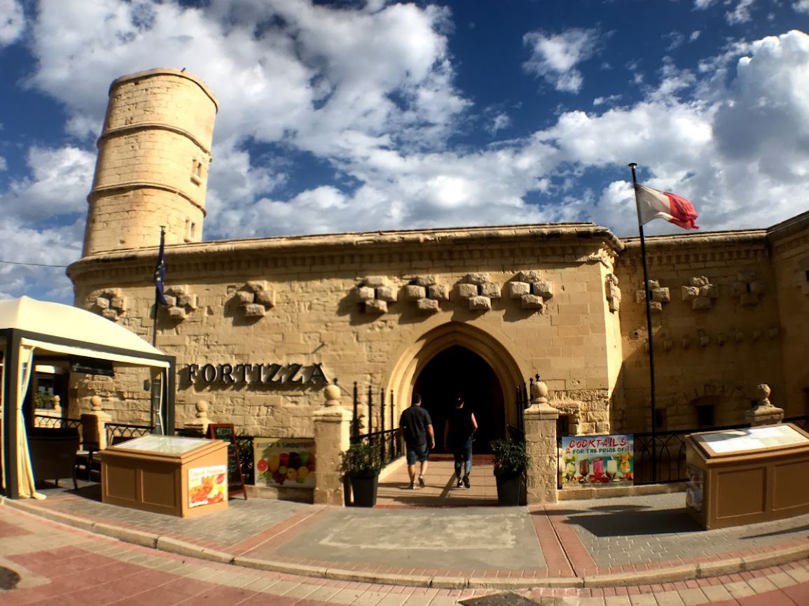 malta sliema point baterry fortizza restaurant