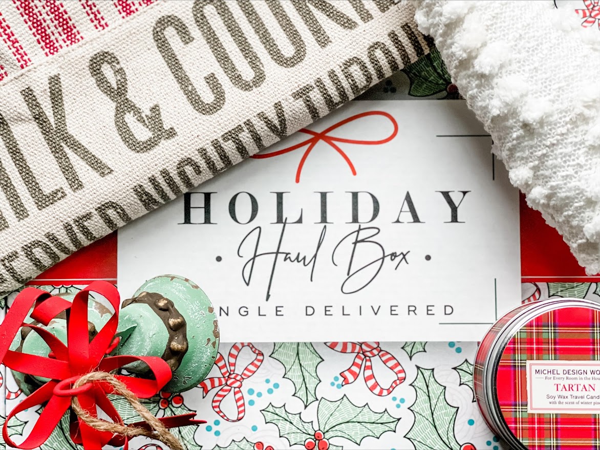 Holiday decor delivered to your door! Enjoy holidays hassle-free with Holiday Haul Box. The themed subscription boxes are great for friends, moms and grandmoms who love to have their homes filled with seasonal decorations.