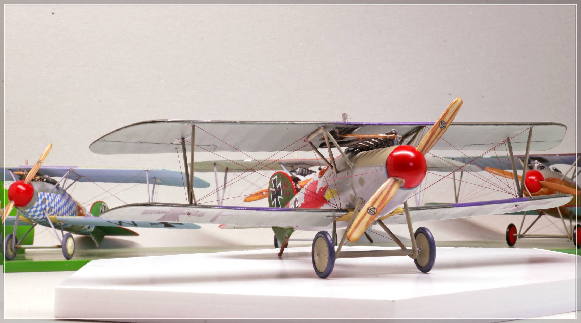 [EDUARD] Albatros D.Va  Jasta5   Hans-Joachim von Hipple  1/48 AM-JKLVdB73CzAWeqnKiKB2tEIerAXcnLHWDRX1mD4uUlGKqQALPSlYUmSBTzlCj0OutYxFPytNM-_KH9_PXneZypGgRJHr-CkG45VcLvvHLFoKt26ecewIrg3DF_Czz_y-nfh6xwO_sbq-sZLQ7uc330UoRKw=w2226-h1240-no?authuser=0