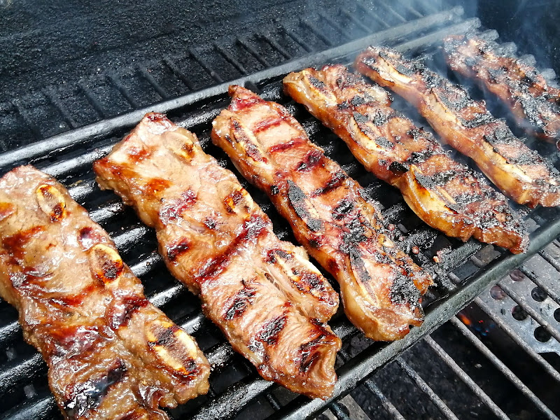 Galbi (grilled beef short ribs)