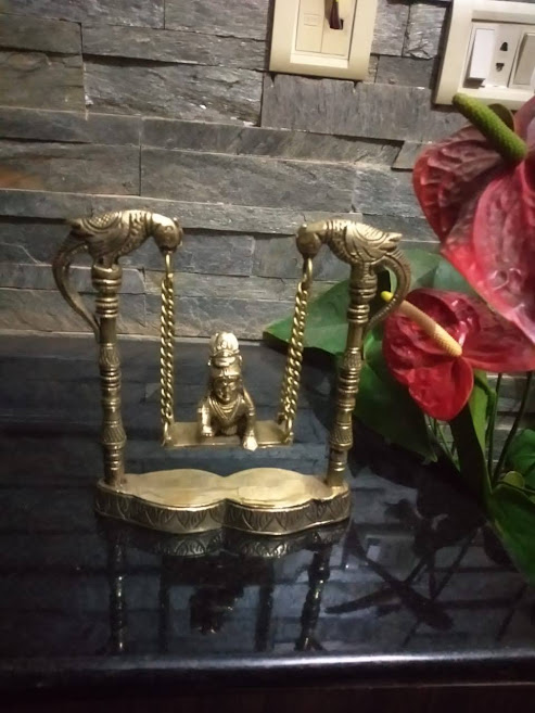 Handicrafts Metal Stand Showpiece