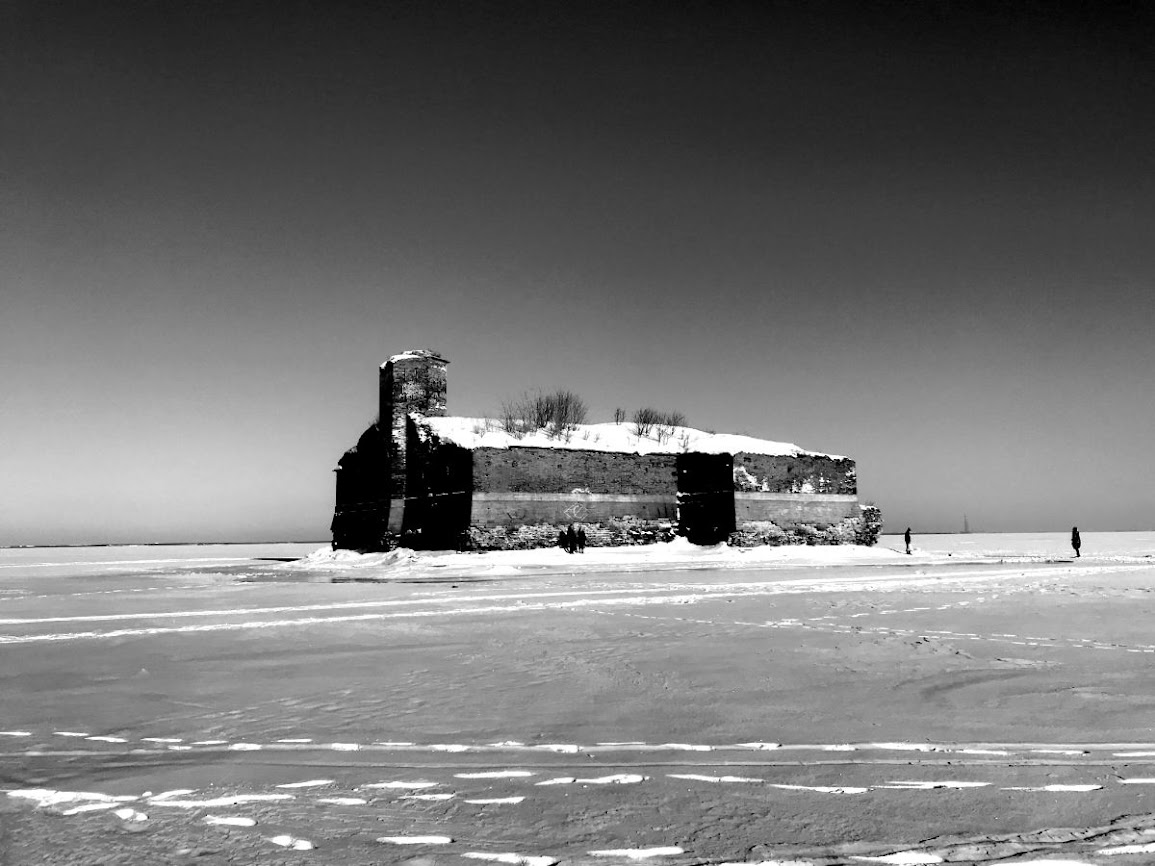 Old sea fortress off the coast of Kronstadt in the gulf of finland 