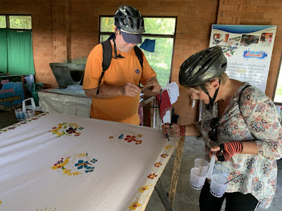 Learn the Batik painting techniques