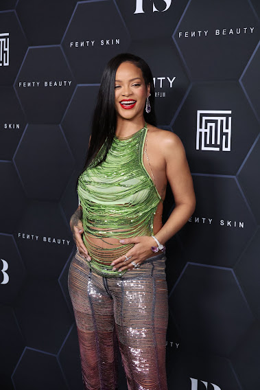 Rihanna Shares Another Look at Her Baby Bump Following Pregnancy Announcement