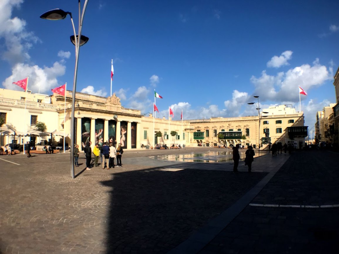 valetta malta st george square wide view