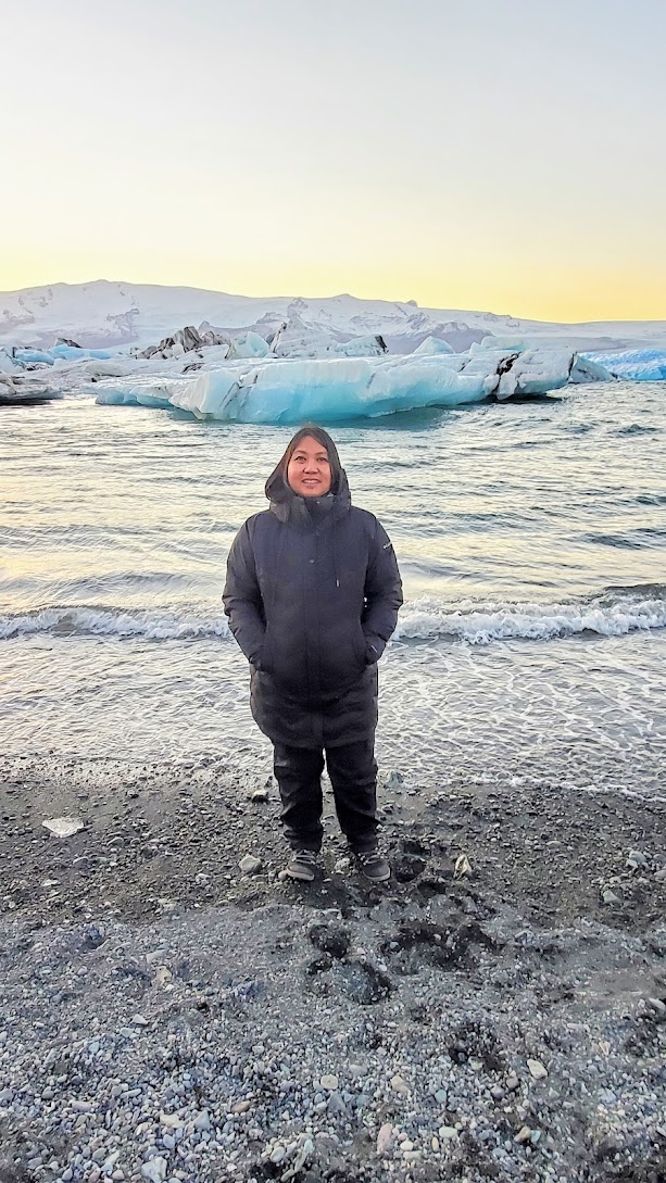 Glaciers and Diamond Beach: In the southeast coast of Iceland you can find the famous Jökulsárlón Glacier Lagoon, a glacier water lagoon filled with the meltwater and icebergs that have broken off from Breiðamerkurjökull, a tongue of Europe’s glacier, Vatnajökull