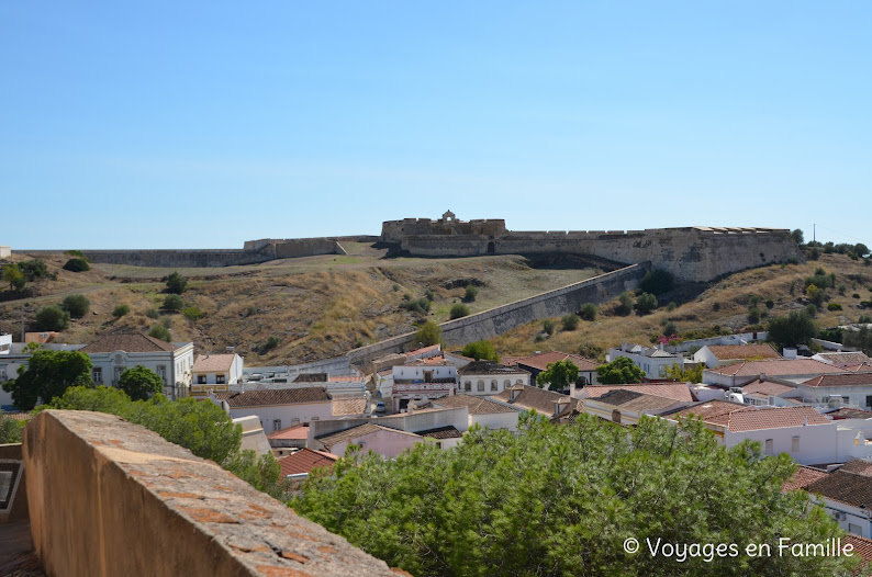 Castro Marim, vue sur le fort depuis le château