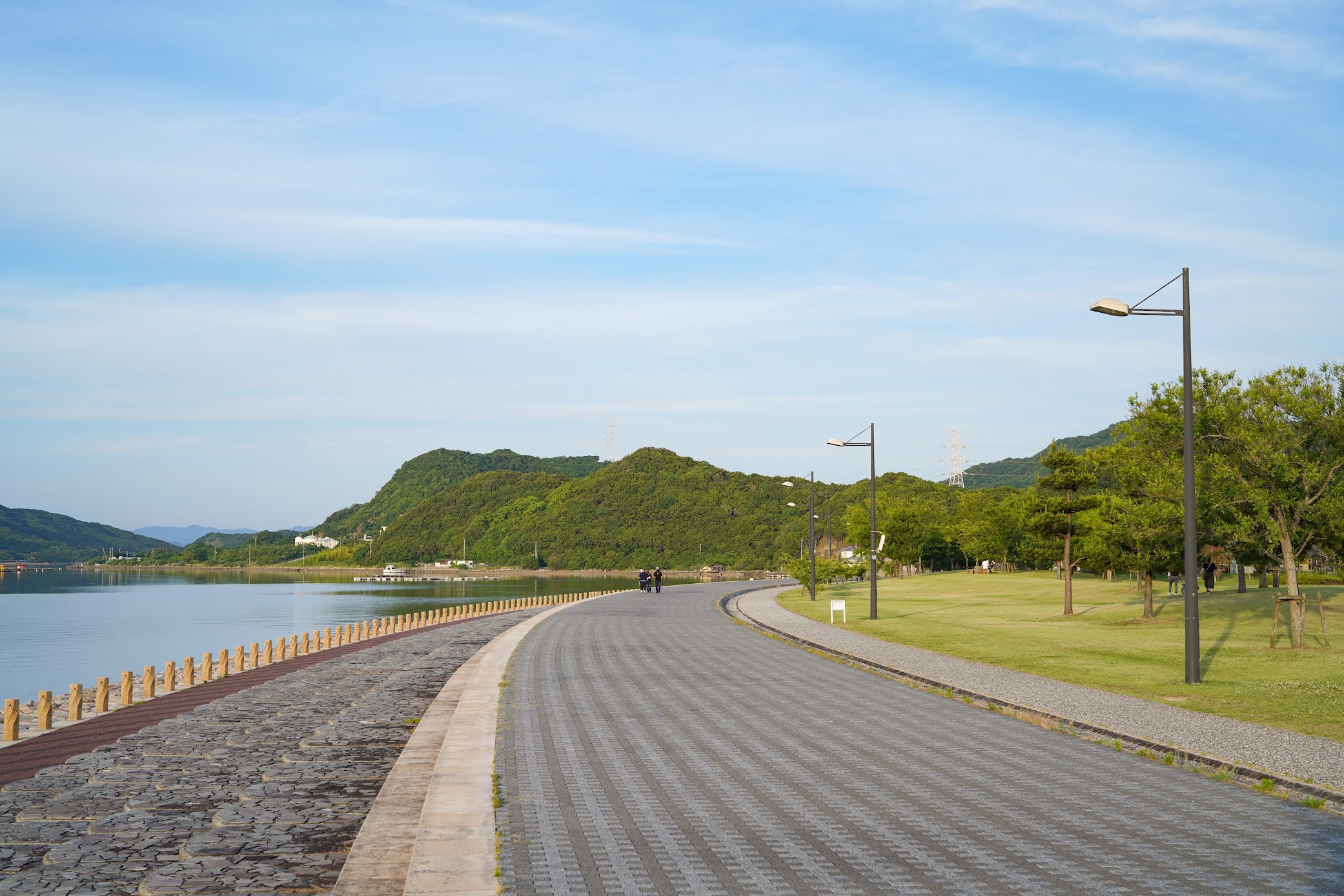 徳島 海辺の広大な芝生が心地いい 鳴門ウチノ海総合公園 Tokushima The Vast Lawn By The Seaside Is Comfortable Naruto Uchinoumi General Park 物語を届けるしごと