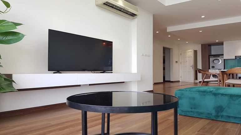 Very nice modern 3 – bedroom apartment with lake view in Xuan Dieu street, Tay Ho district for rent
