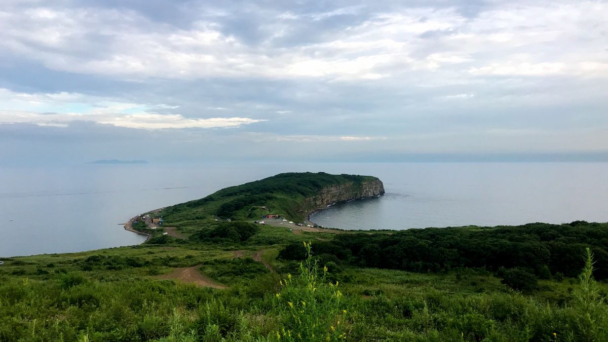 russky island beach vladivostok 