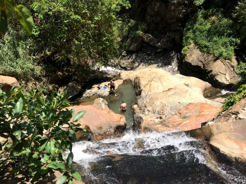 climb ravana waterfalls ella sri lanka