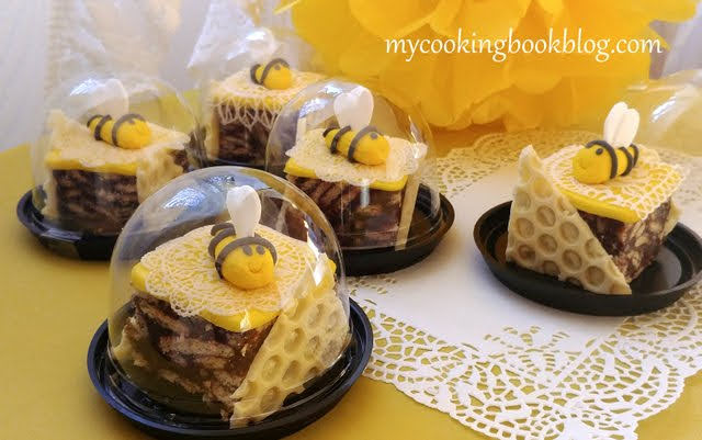 Десерт с пчели от захарно тесто