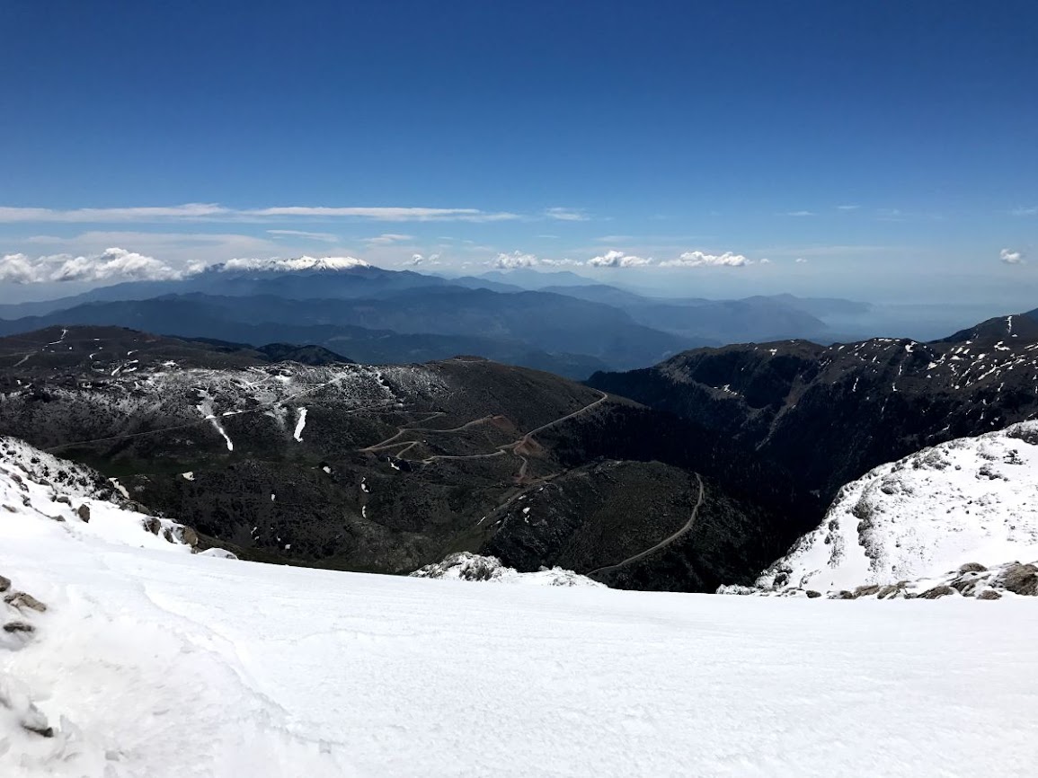 view of mount parnassus from top of mount giona - θέα παρνασσού από την κορυφή της γκιώνας