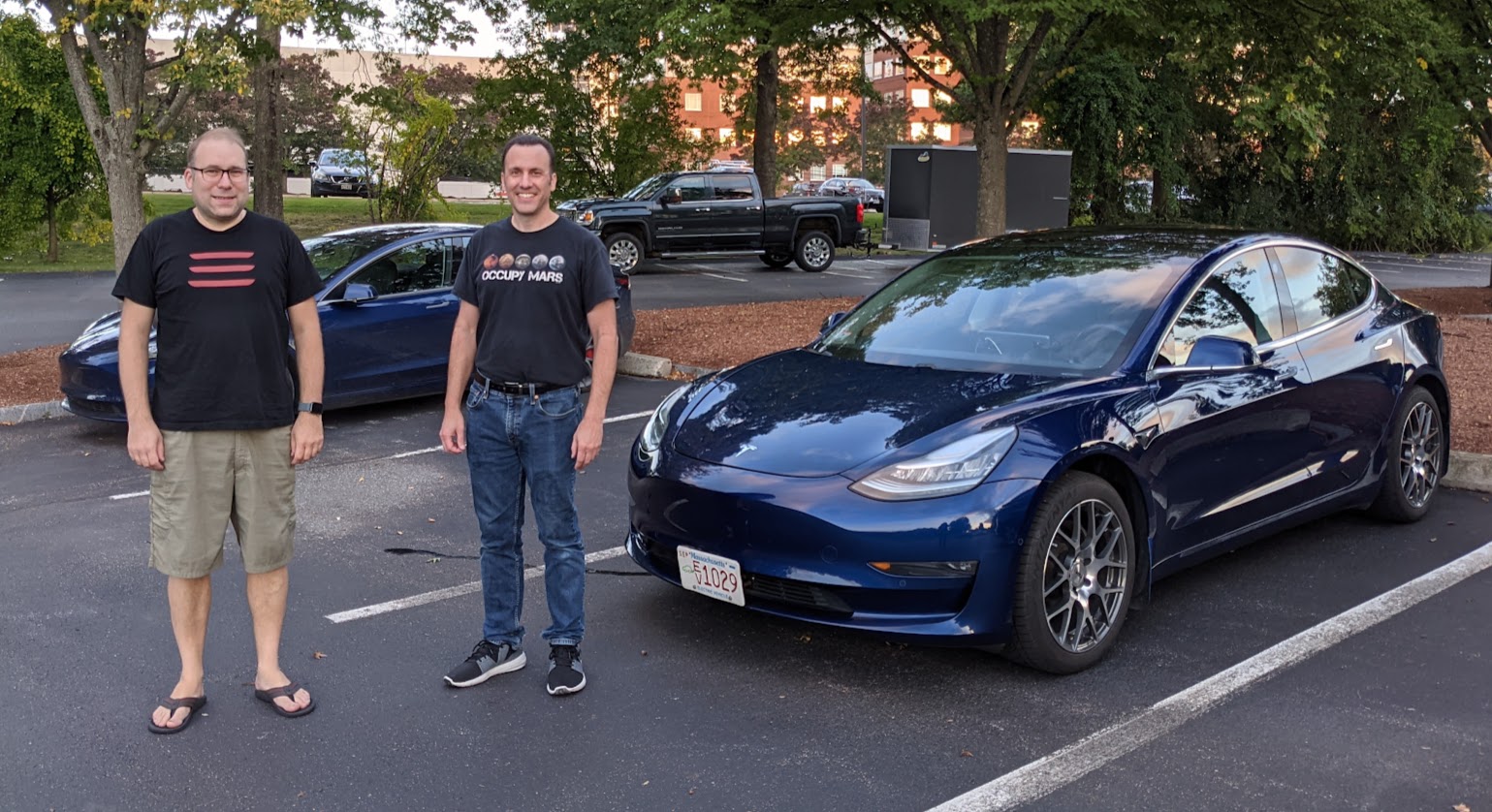 Kyle Connor from Out of Speccharges his Model 3 to 50%..