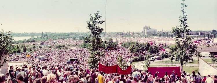 Friedensdemonstration Bonn am 10.06.1982 - Blick auf die Rheinauen.