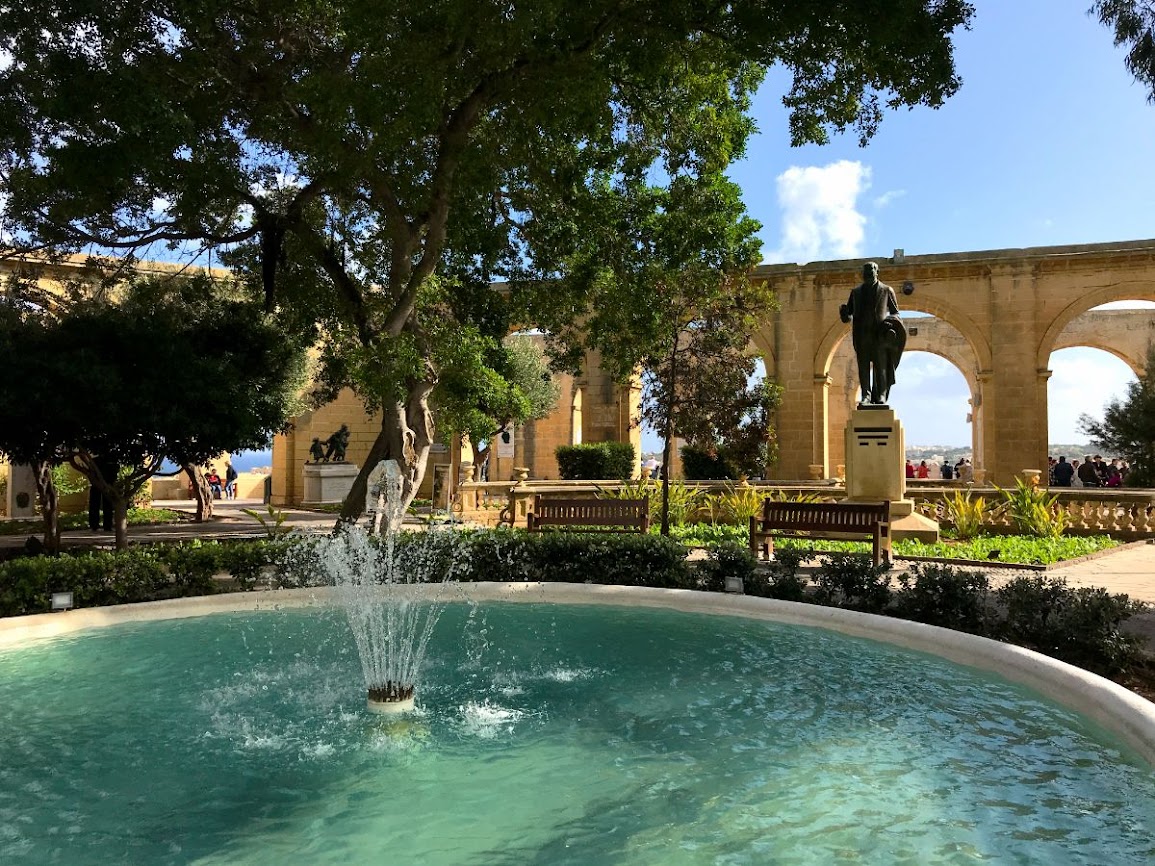 valetta malta upper baracca gardens fountain