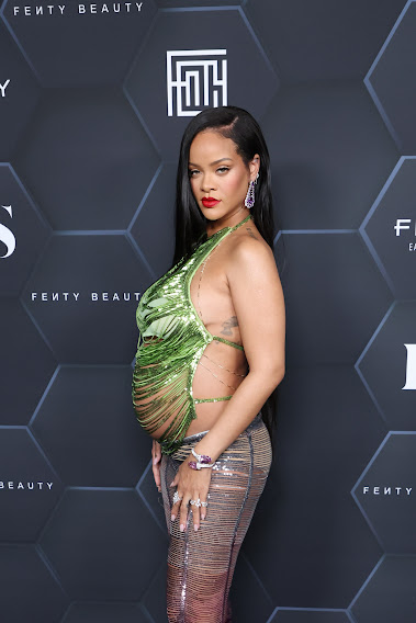 Rihanna Shares Another Look at Her Baby Bump Following Pregnancy Announcement