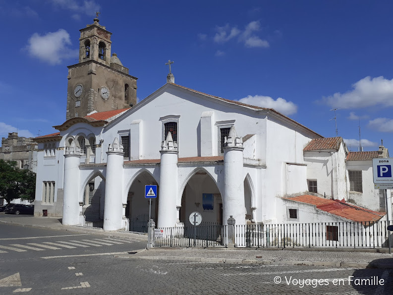 Beja, tour de l'horloge et église sta maria