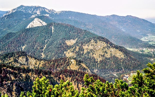 Im Tal Wildbad Kreuth, Blick auf Leonhardstein, Aufstieg zu den Blaubergen