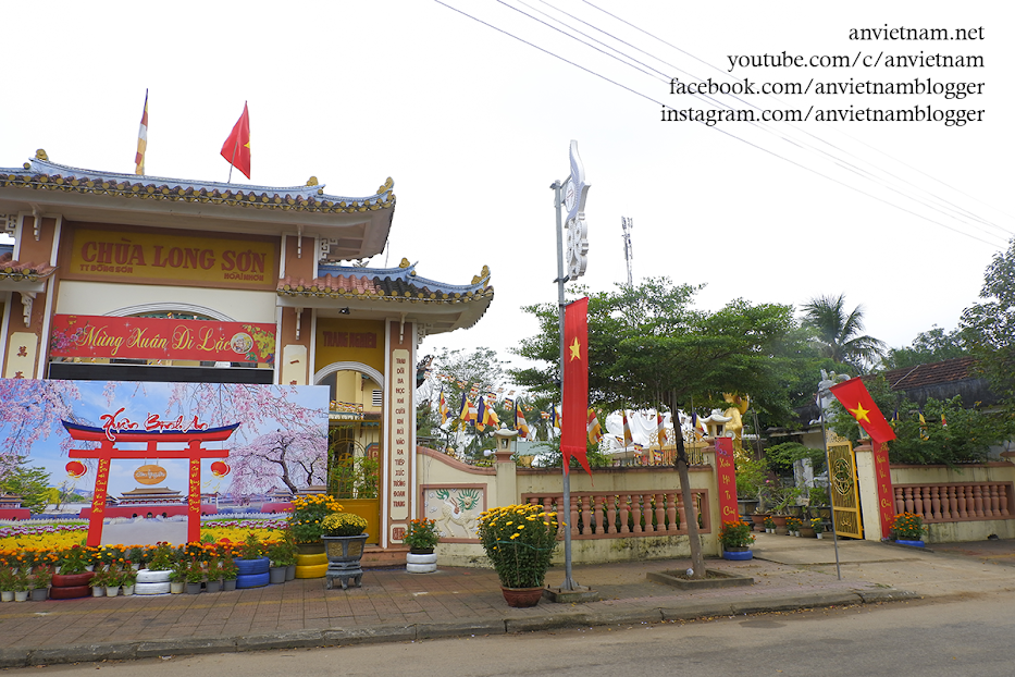 Du lịch tâm linh Bình Định: trang trí Tết Nhâm Dần 2022 ở chùa Long Sơn, phường Bồng Sơn, thị xã Hoài Nhơn